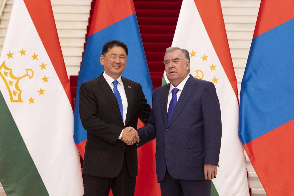 Монгол Улсын Ерөнхийлөгч У.Хүрэлсүх, Бүгд Найрамдах Тажикистан Улсын Ерөнхийлөгч Эмомали Рахмон нар албан ёсны хэлэлцээ хийлээ